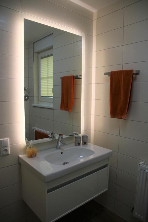 Ferienwohnung Boddenkieker Bis 4 Personen, Sagard-Neddesitz, 70M2 Buitenkant foto